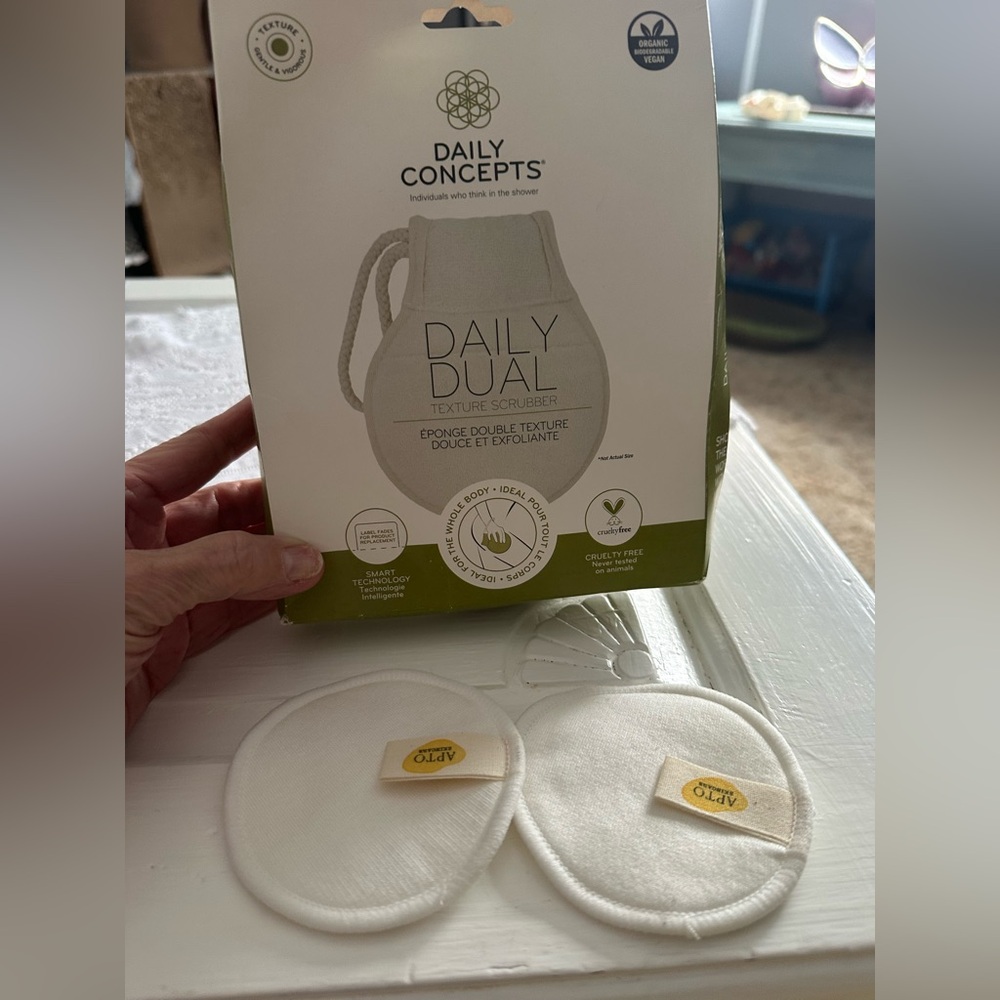 Daily Concepts White Dual Texture Scrubber